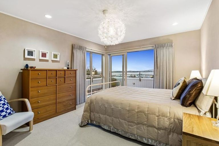 Photo of property in 99a Queen Street, Northcote Point, Auckland, 0627