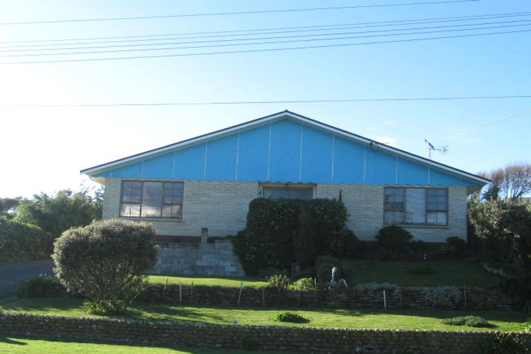 Photo of property in 6 Rata Street, Otaki Beach, Otaki, 5512