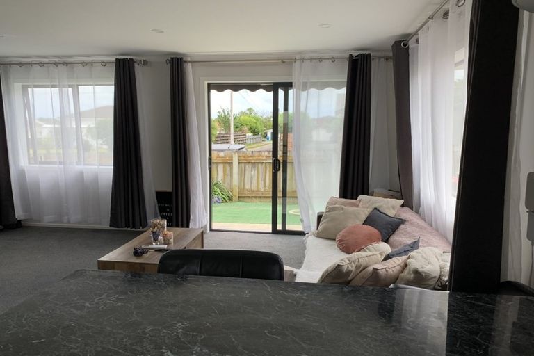 Photo of property in 98b Weraroa Road, Levin, 5510