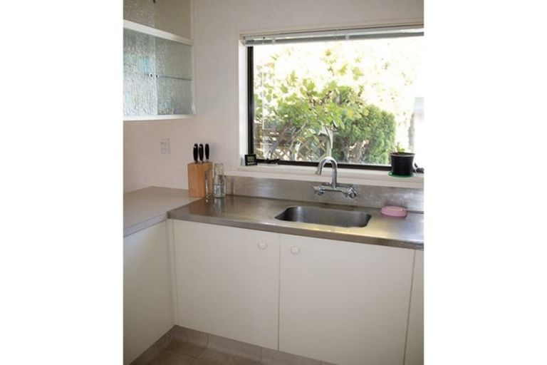 Photo of property in 2/11 Bauchop Road, Waterloo, Lower Hutt, 5011