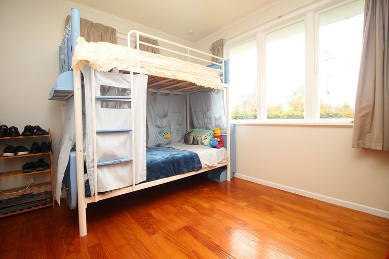 Photo of property in 12 Mountbatten Place, Papakura, 2110