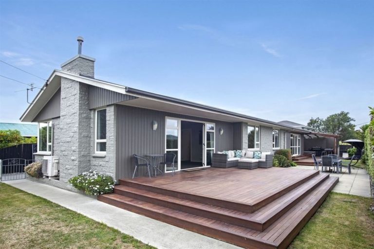 Photo of property in 20 Daniels Road, Redwood, Christchurch, 8051