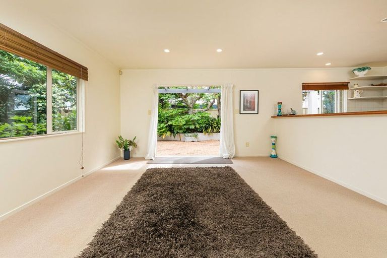 Photo of property in 2/2 Evan Street, Belmont, Auckland, 0622