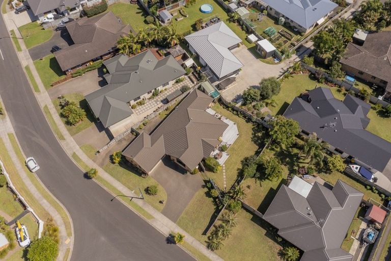 Photo of property in 71 Cholmondeley Crescent, Whitianga, 3510