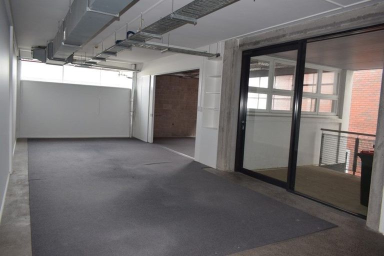 Photo of property in 33 Sale Street, Cockle Bay, Auckland, 2014