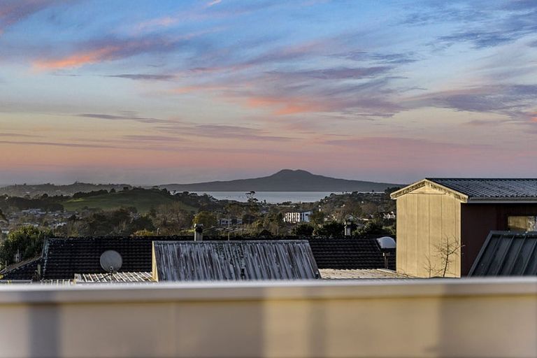 Photo of property in 61b Highland Park Drive, Highland Park, Auckland, 2010