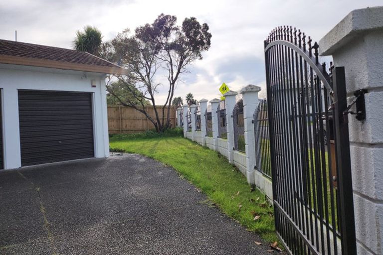 Photo of property in 38 Nui Mana Place, Te Atatu South, Auckland, 0610