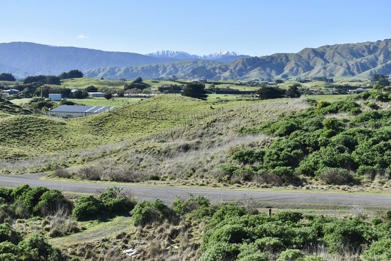Photo of property in 22 Mahurenga Lane, Te Horo, Otaki, 5581