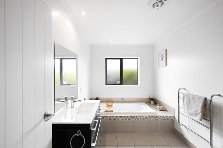 Photo of property in 30 Coleraine Drive, Rototuna, Hamilton, 3210