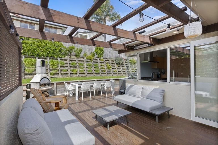 Photo of property in 25 Carnmore Place, Torbay, Auckland, 0630