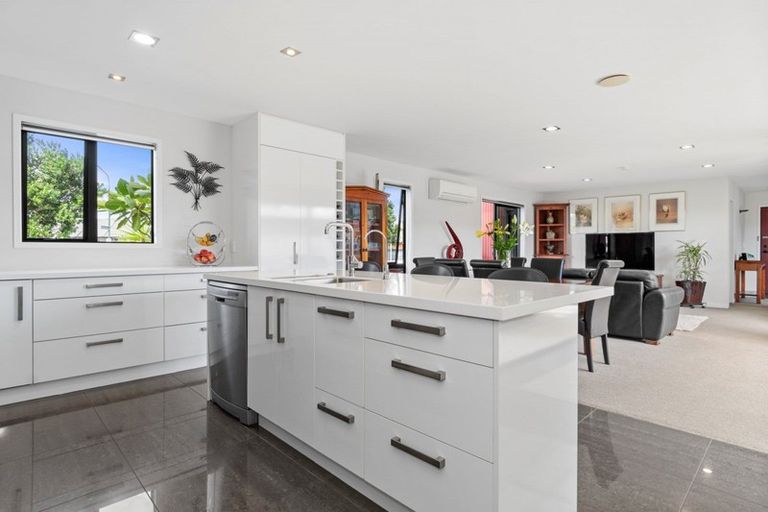Photo of property in 2 Toetoe Street, Papamoa Beach, Papamoa, 3118