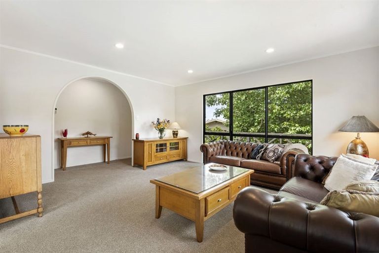 Photo of property in 21 Topliss Drive, Northcross, Auckland, 0632