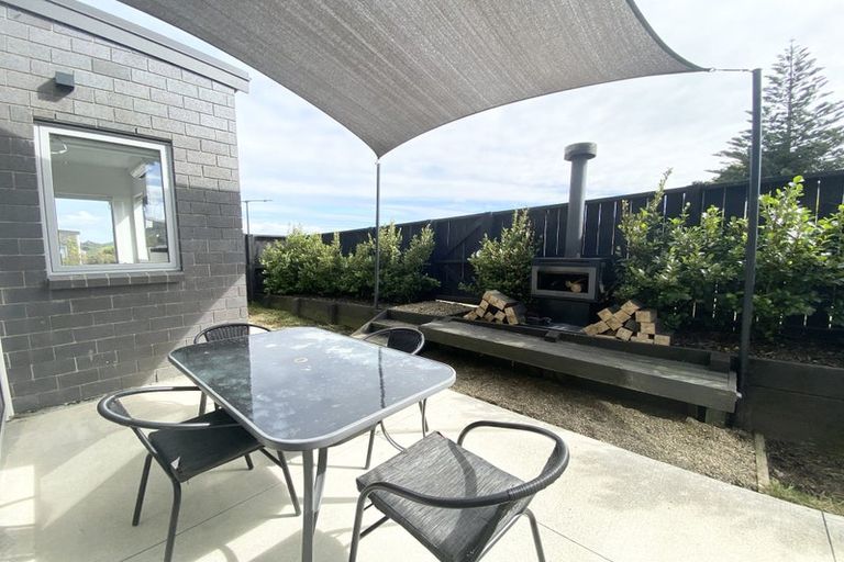 Photo of property in 2 Heri Lane, Westgate, Auckland, 0814