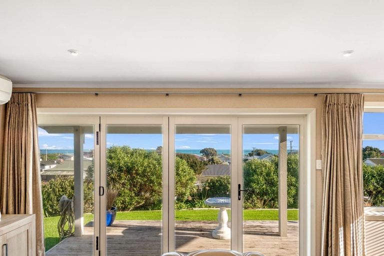 Photo of property in 153 Cornfoot Street, Castlecliff, Whanganui, 4501