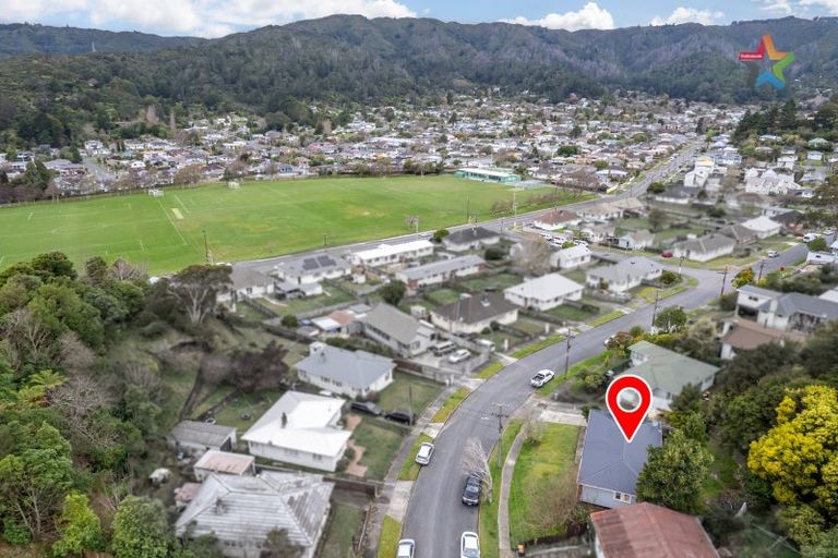 Photo of property in 41 Bird Grove, Stokes Valley, Lower Hutt, 5019