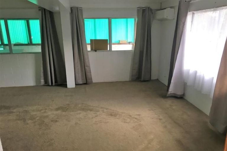 Photo of property in 10 Quiet Street, Te Atatu South, Auckland, 0610