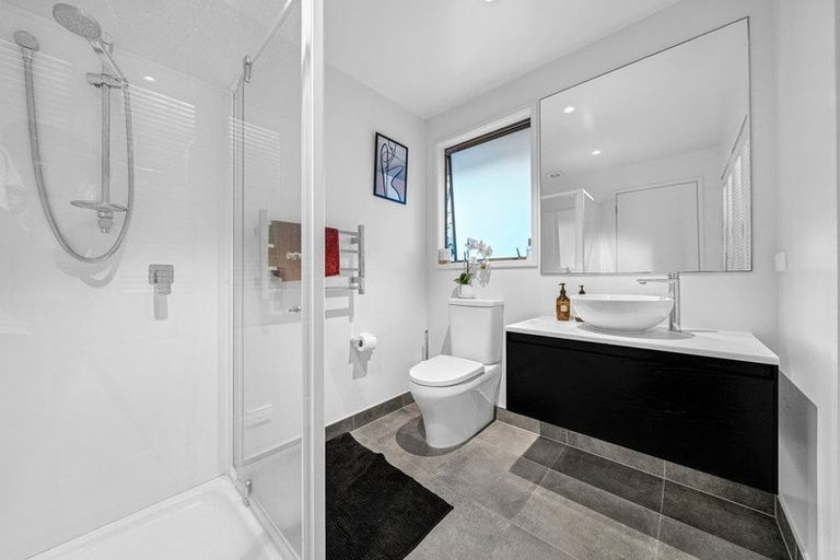 Photo of property in 8 Aberdeen Road, Campbells Bay, Auckland, 0620