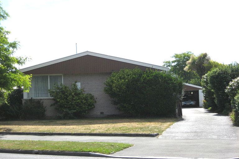 Photo of property in 3 Royal Park Drive, Parklands, Christchurch, 8083