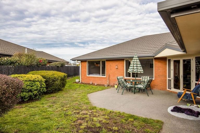 Photo of property in 5 Blue Gum Place, New Brighton, Christchurch, 8083