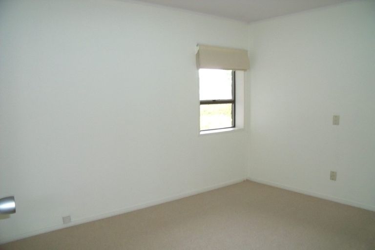 Photo of property in 2/1 Bramley Drive, Farm Cove, Auckland, 2012
