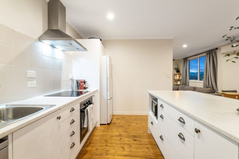 Photo of property in 110 Te Pene Avenue, Titahi Bay, Porirua, 5022