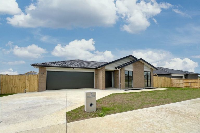 Photo of property in 4 Hoete Way, Tuakau, 2121