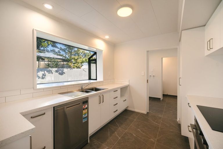 Photo of property in 2 Cypress Way, Levin, 5510