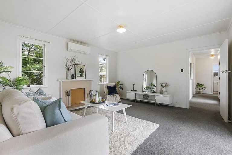 Photo of property in 182 Beach Haven Road, Beach Haven, Auckland, 0626