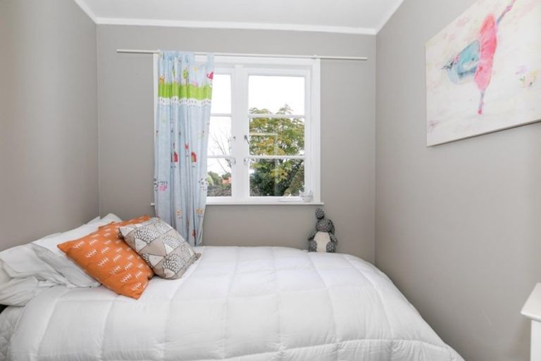 Photo of property in 1064 Heaphy Terrace, Fairfield, Hamilton, 3214