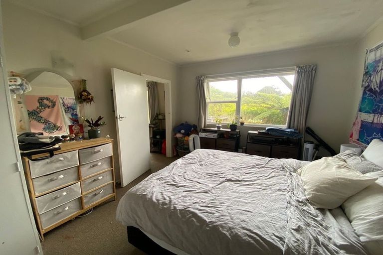 Photo of property in 1 Flint Way, Northland, Wellington, 6012