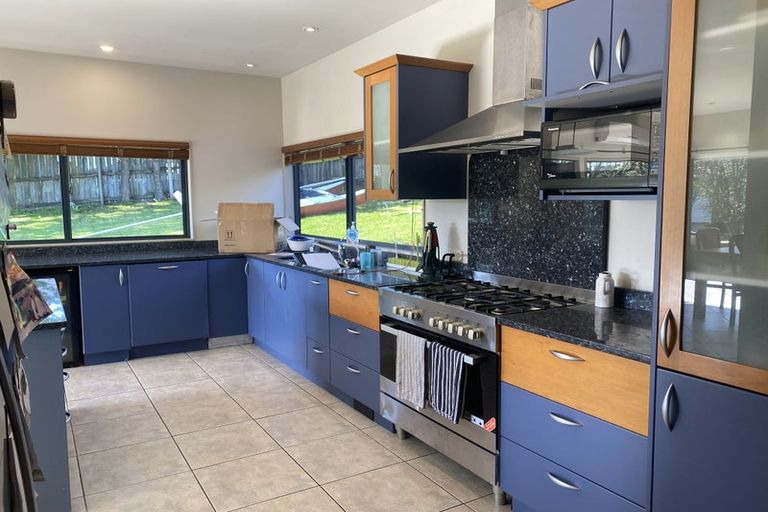 Photo of property in 109-111 Parrs Cross Road, Glen Eden, Auckland, 0612