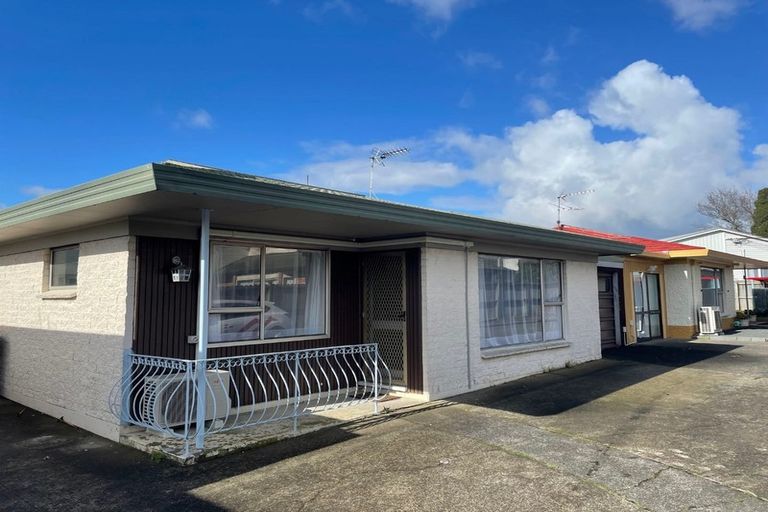 Photo of property in 2/33 Kimpton Road, Papatoetoe, Auckland, 2025