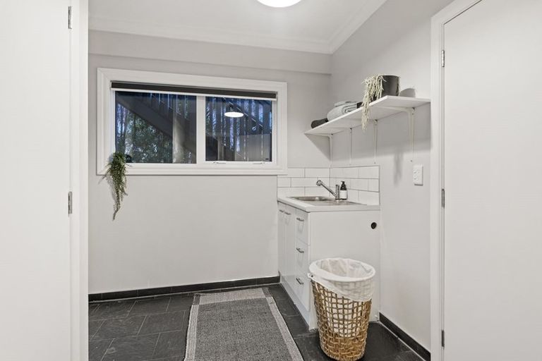 Photo of property in 2/52 Maxwelton Drive, Mairangi Bay, Auckland, 0630