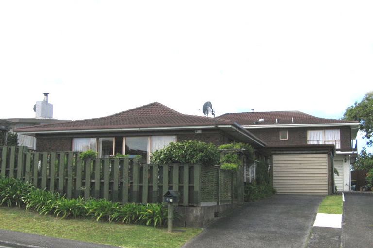 Photo of property in 2/67 Seaview Road, Castor Bay, Auckland, 0620