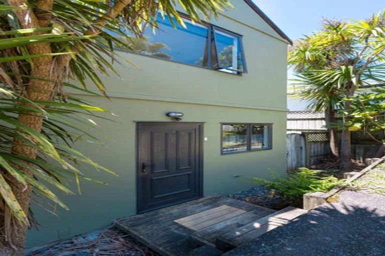 Photo of property in 9/44 Fields Parade, Oteha, Auckland, 0632