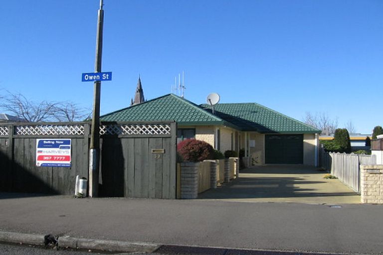 Photo of property in 12 Owen Street, Palmerston North, 4414