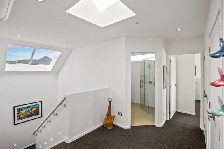 Photo of property in 17 Pitcairn Street, Oakura, 4314