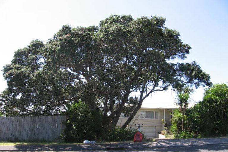 Photo of property in 1/73 Birkdale Road, Birkdale, Auckland, 0626