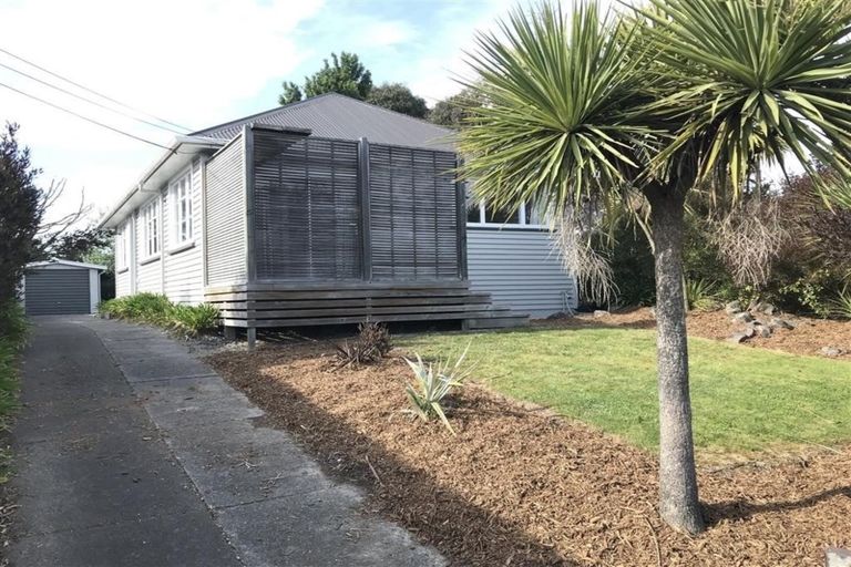 Photo of property in 113 Bowhill Road, New Brighton, Christchurch, 8083