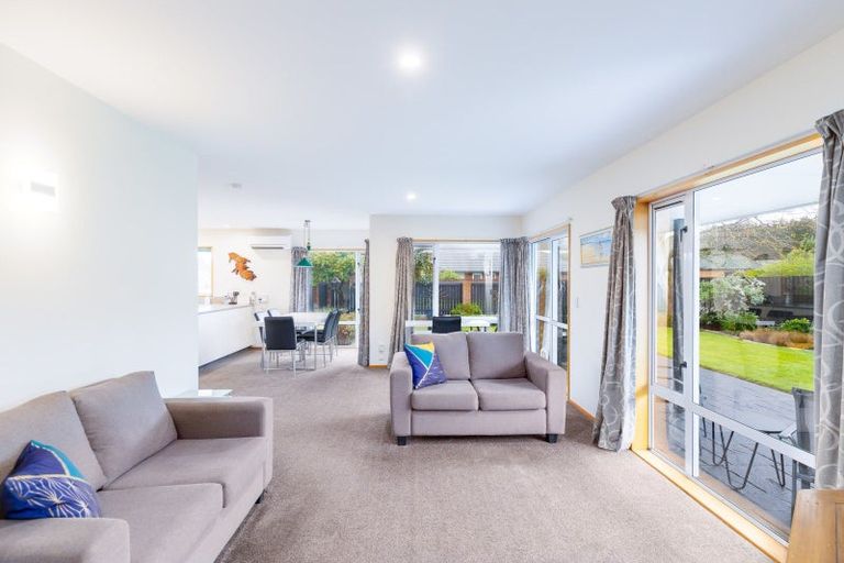 Photo of property in 2 Millcroft Place, Parklands, Christchurch, 8083