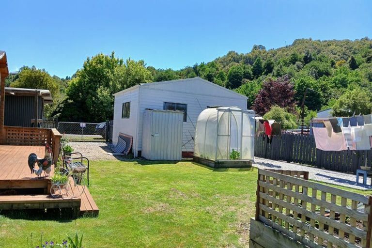 Photo of property in 42 Coal Street, Reefton, 7830