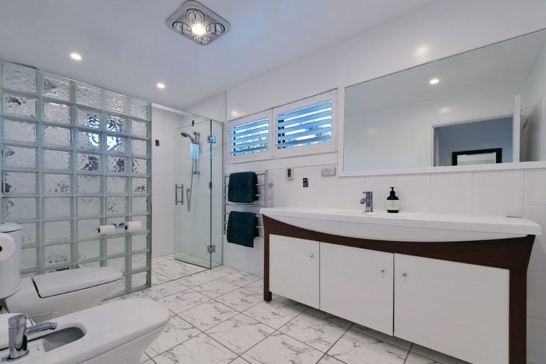 Photo of property in 157c Hobsonville Road, West Harbour, Auckland, 0618