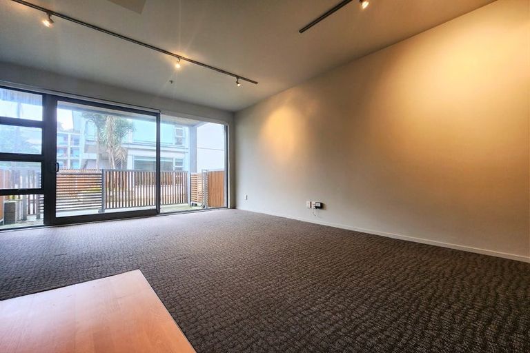 Photo of property in Revolucion Apartments, 101e/28 Torrens Terrace, Mount Cook, Wellington, 6011