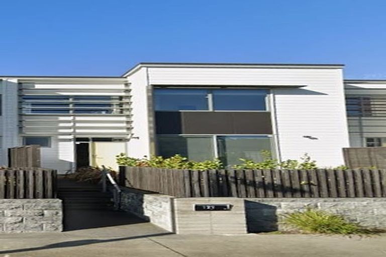 Photo of property in 129 Glenvar Ridge Road, Long Bay, Auckland, 0630
