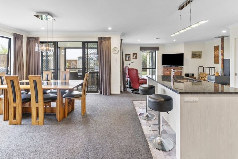 Photo of property in 18 Feist Street, Carterton, 5713