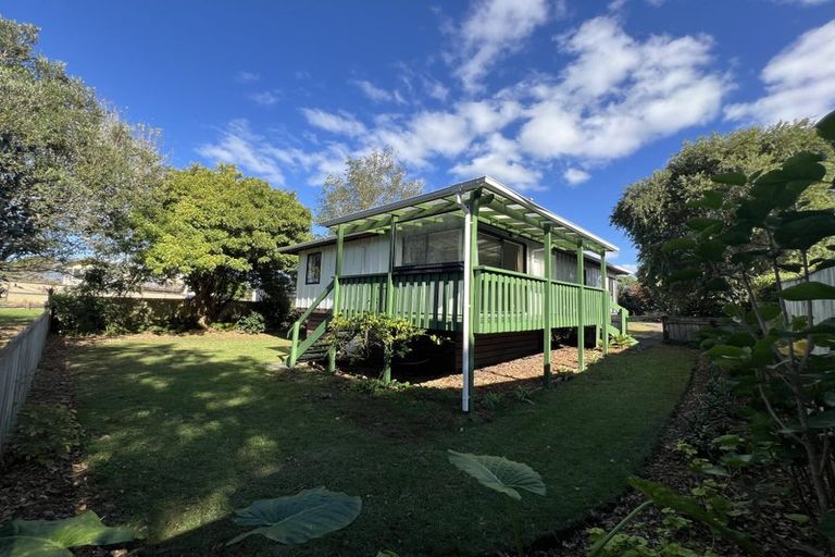Photo of property in 16 Shearwater Street, One Tree Point, 0118