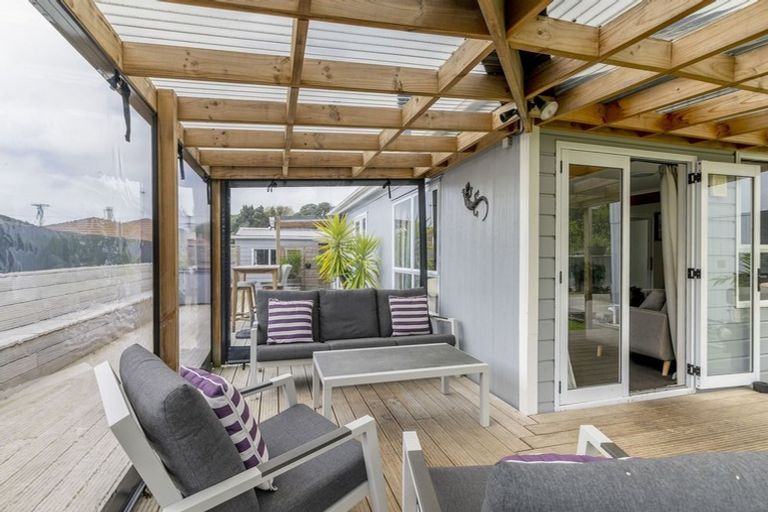 Photo of property in 276 Te Moana Road, Waikanae, 5036