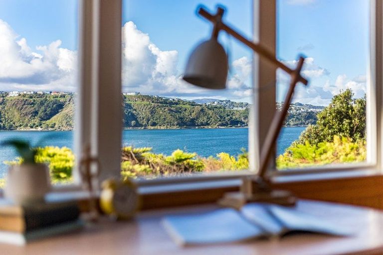 Photo of property in 196 Evans Bay Parade, Roseneath, Wellington, 6021