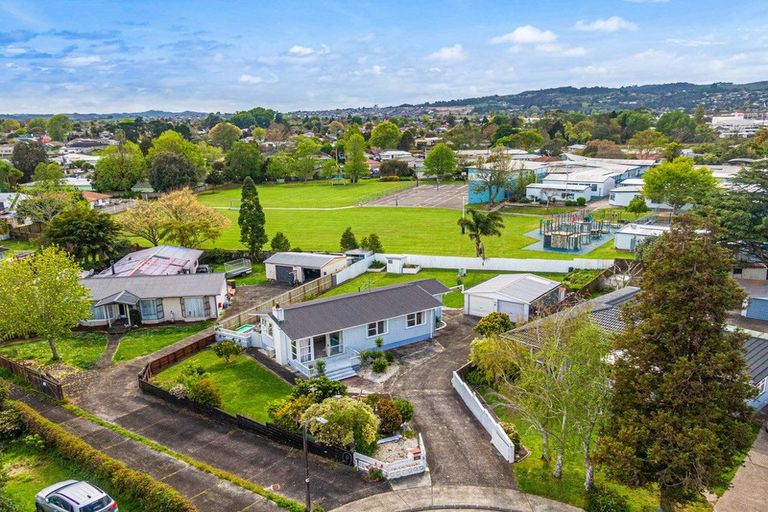 Photo of property in 5 Cotton Place, Opaheke, Papakura, 2113
