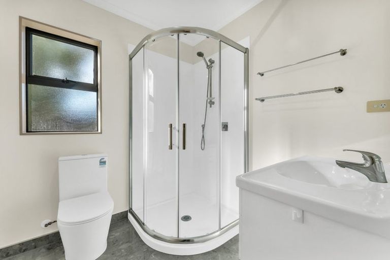 Photo of property in 7 Newfound Way, Glen Eden, Auckland, 0602